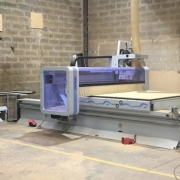 Défonceuse à commande numérique CNC pour fraisage précis sur bois, métal ou plastique.